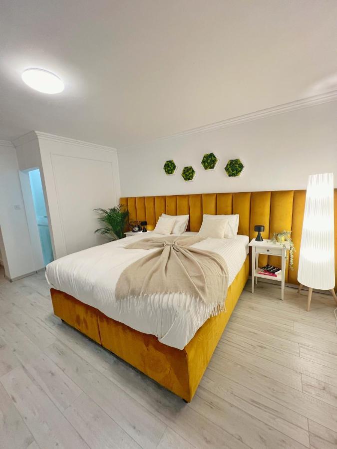 Studio 118 - A Luxury Place,10Min Walk To City Center Temesvár Kültér fotó